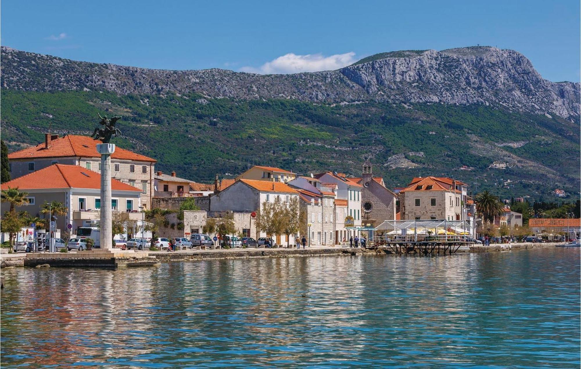 Lovely Apartment In Kastel Stari With Kitchen Kaštela Exterior foto